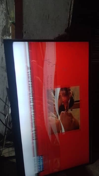 TCL LED.