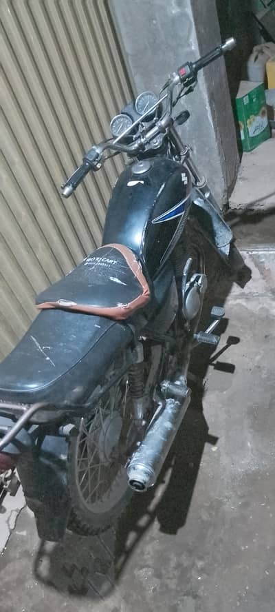 Suzuki GS 150 motorcycle