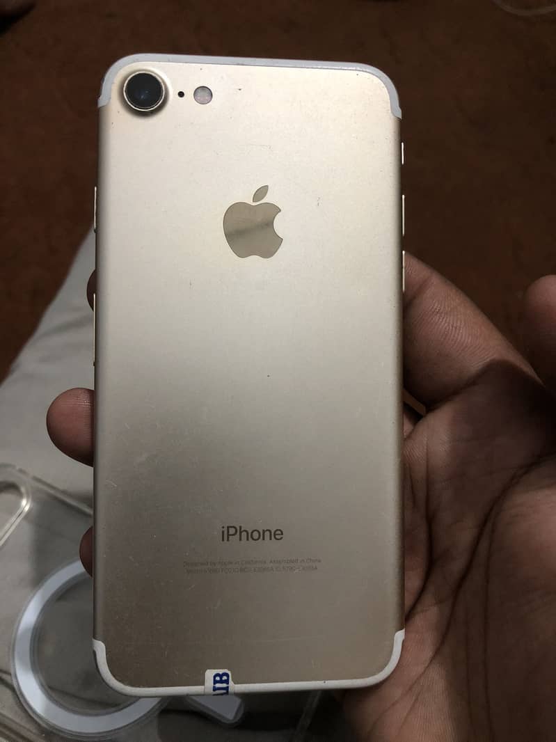 Apple iPhone 7 0