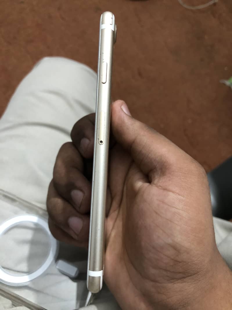 Apple iPhone 7 1