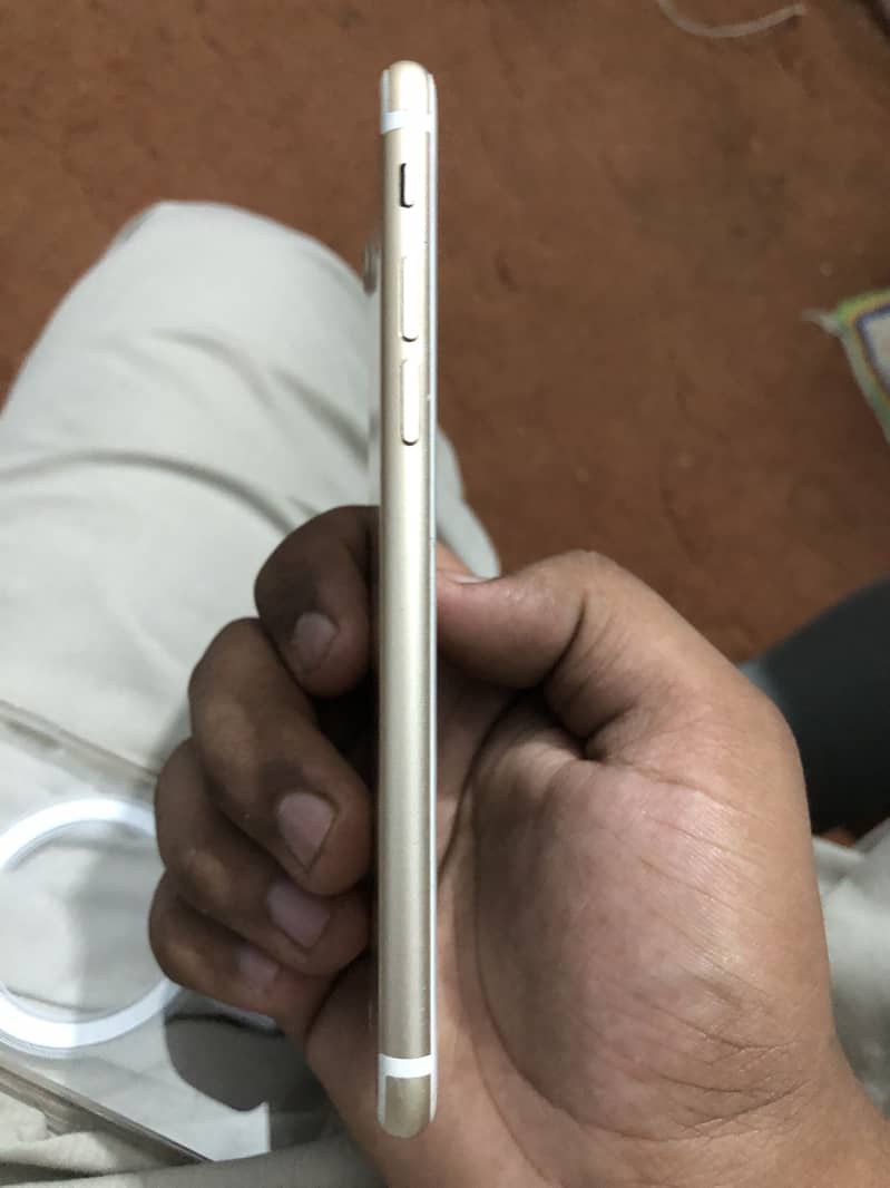 Apple iPhone 7 3