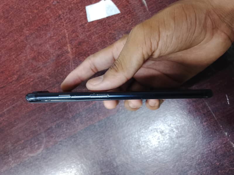 Apple iPhone 7 Plus 2