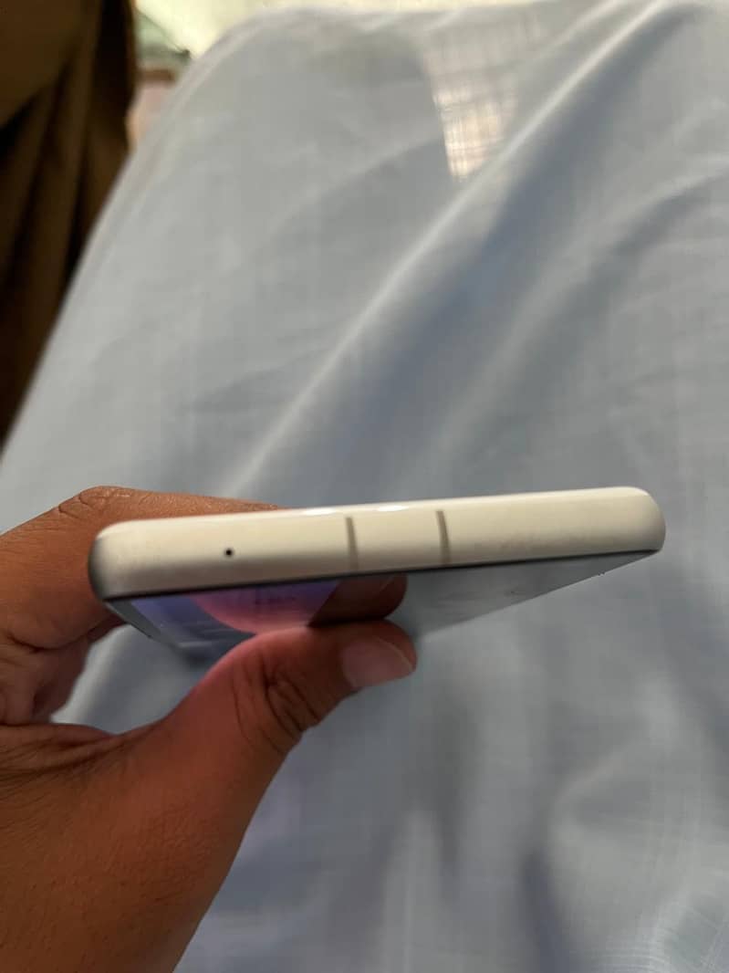 Google Pixel 7A 2