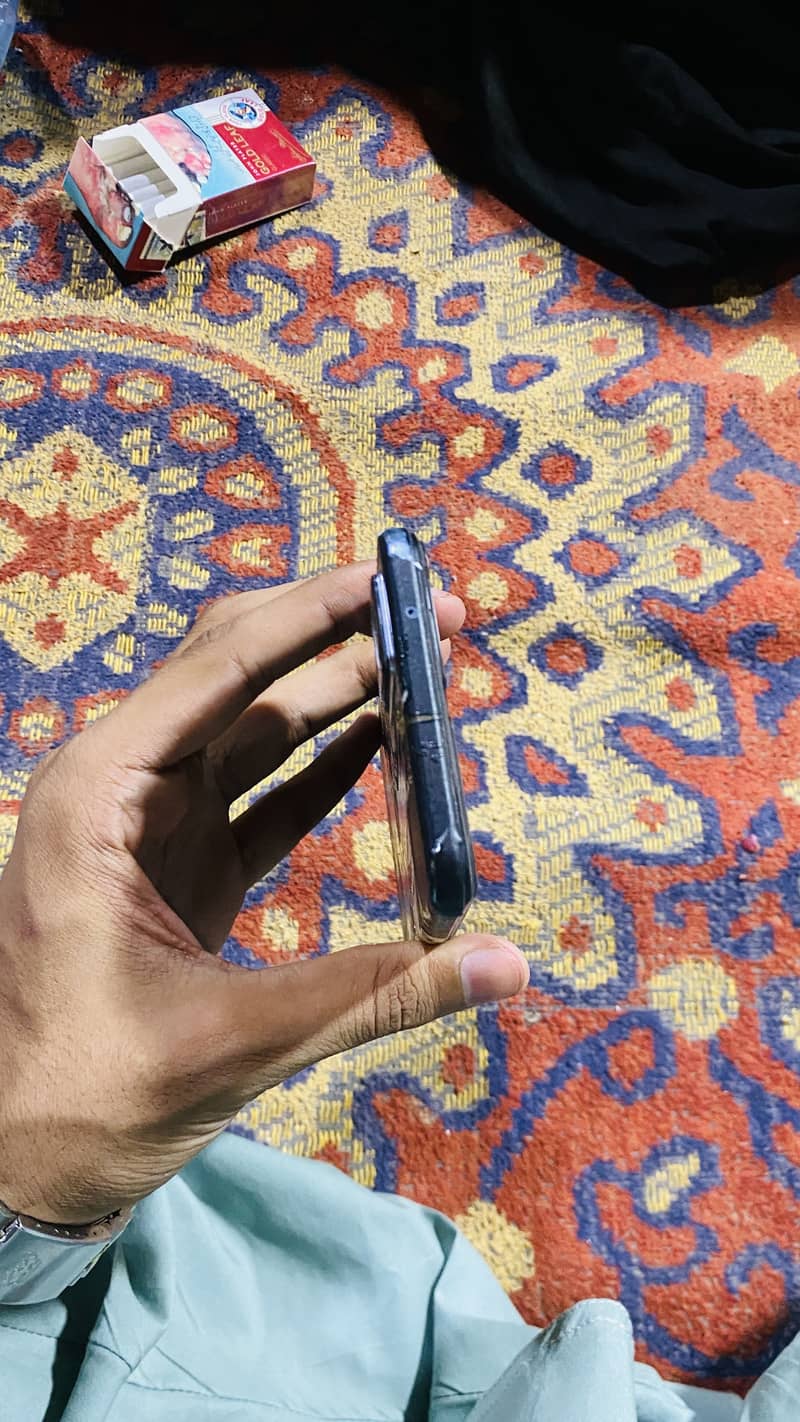 Vivo V21 0