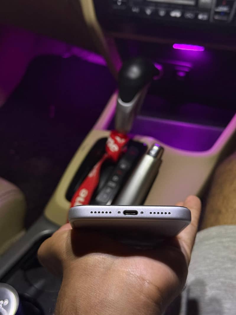 Apple iPhone 17 Pro Max 4