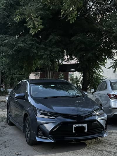 Toyota Corolla Altis Grande 2014