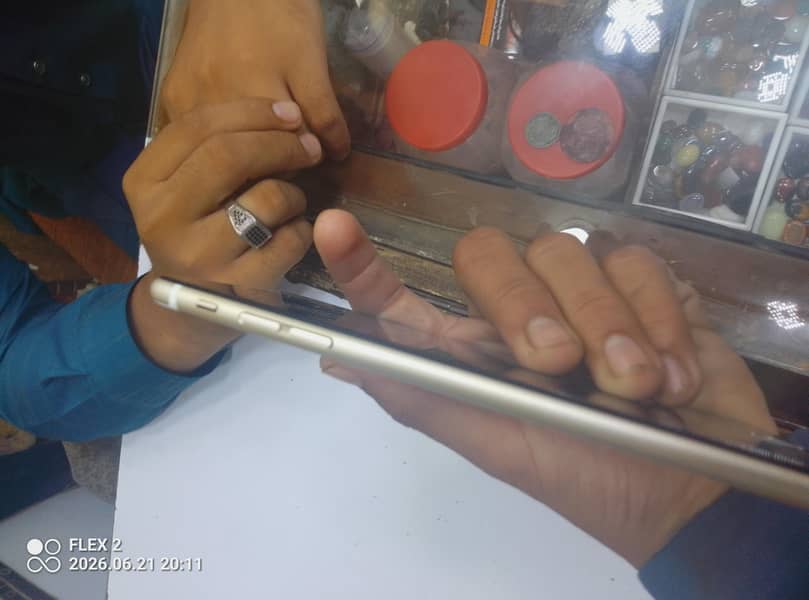 Apple iPhone 6 Plus 4