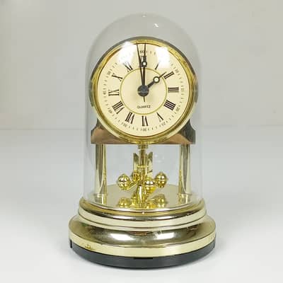 Vintage 1980s Reader’s Digest Quartz Mantel Clock featuring Pendulum