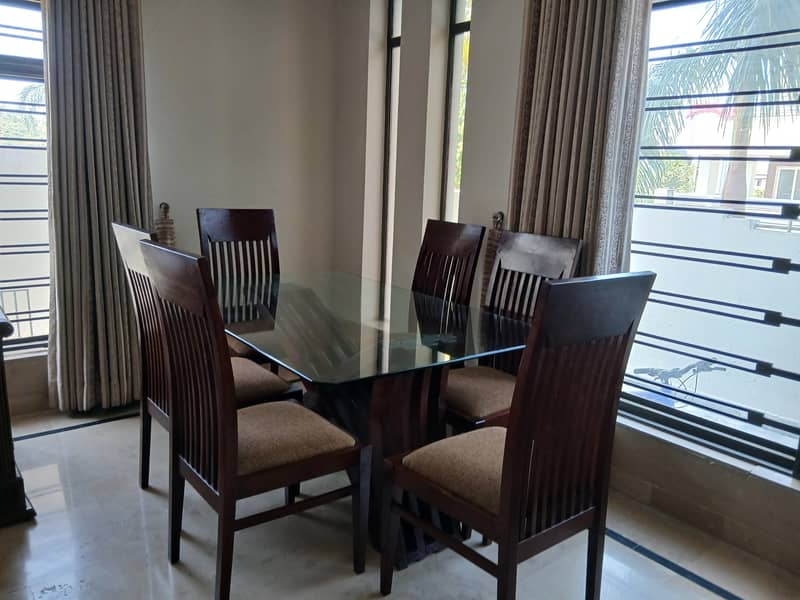 Dinning table 0