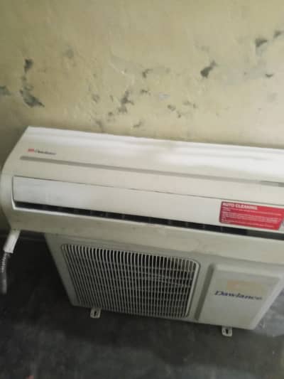Good condition Dawlance AC