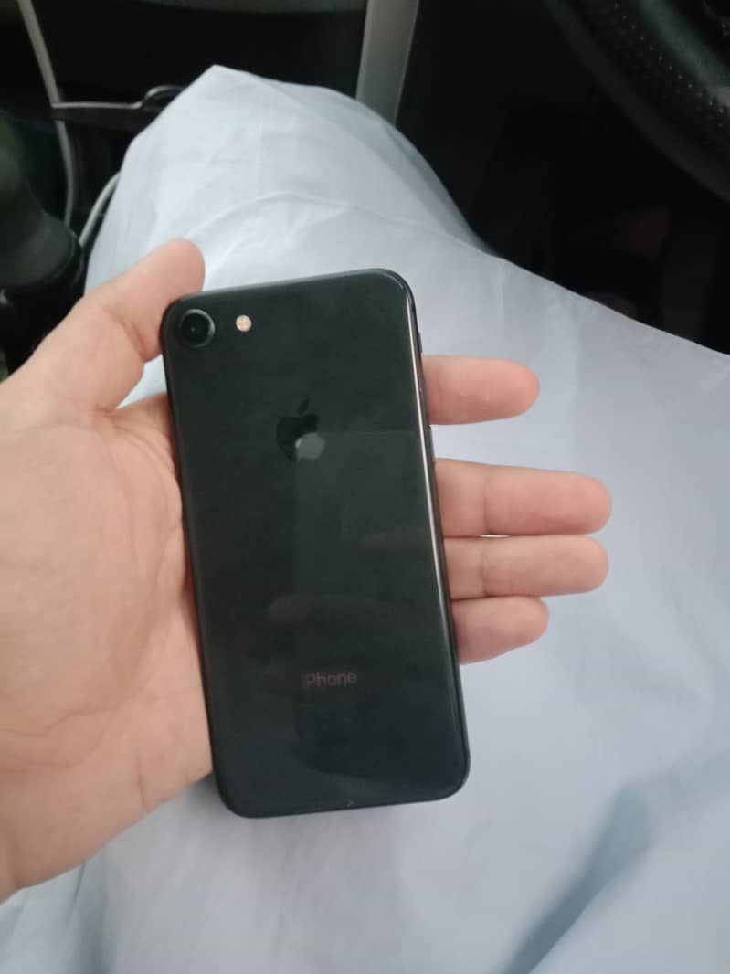 Apple iPhone 8 1
