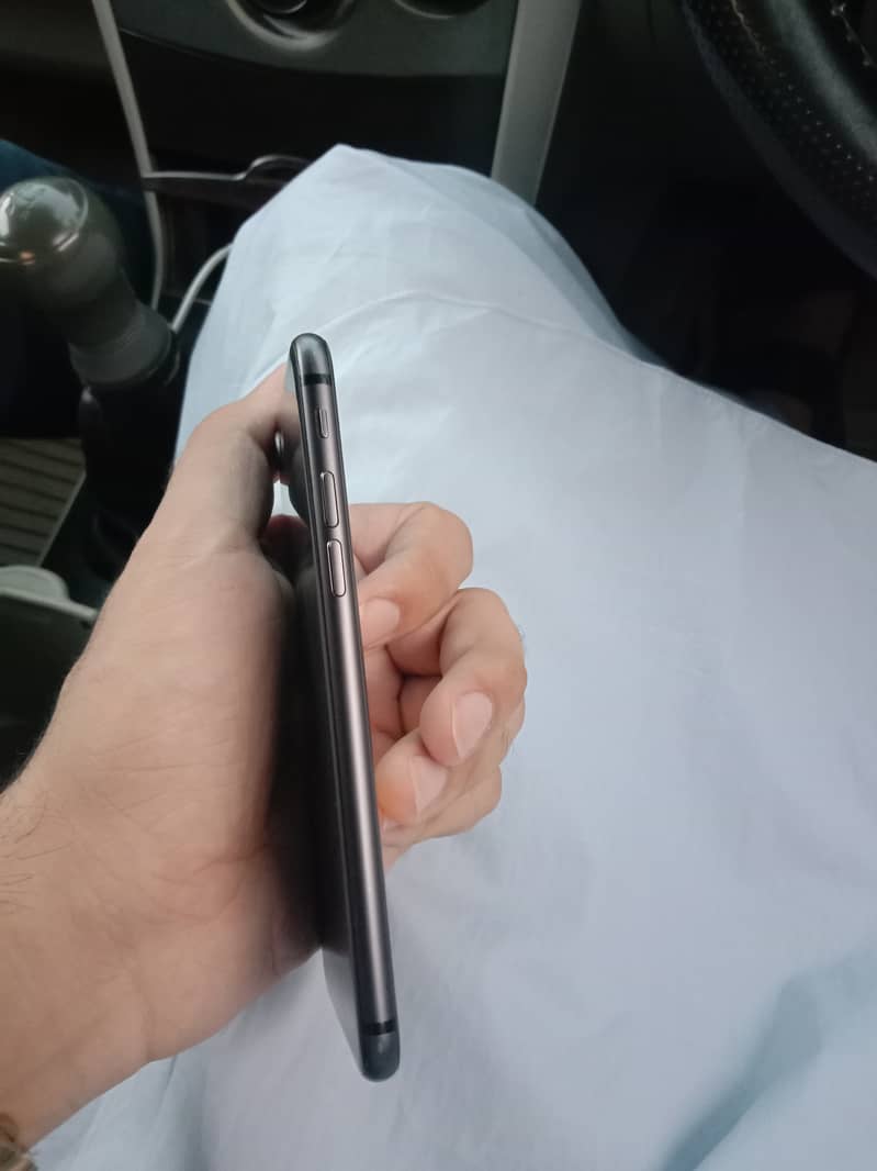 Apple iPhone 8 2