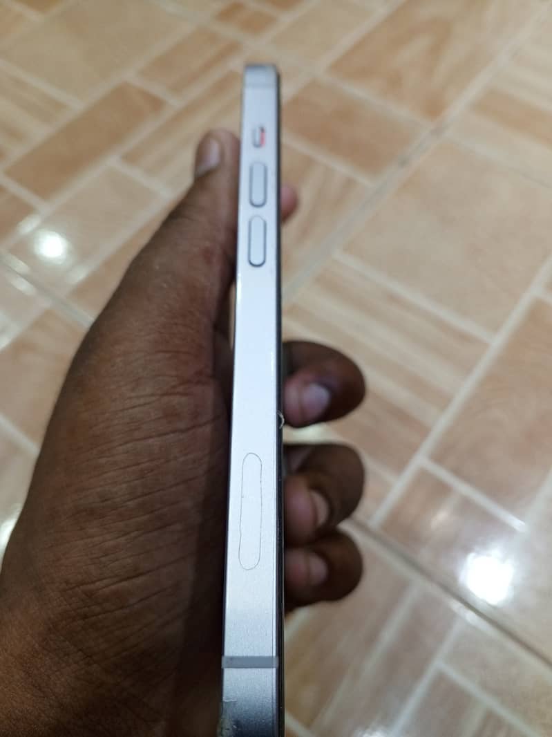 Apple iPhone 14 5
