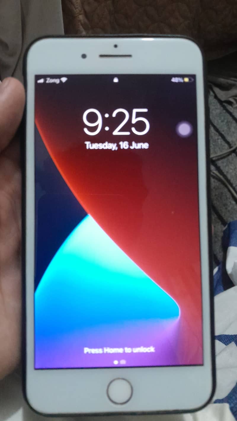 Apple iPhone 7 Plus 1