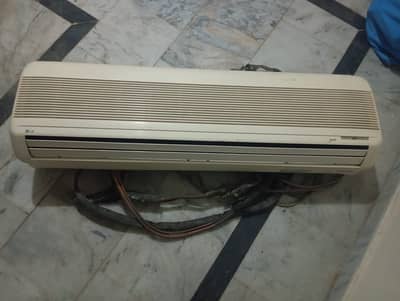 LG 1.5 ton Non-inverter AC Gold series (Model LS-C186TKA2)