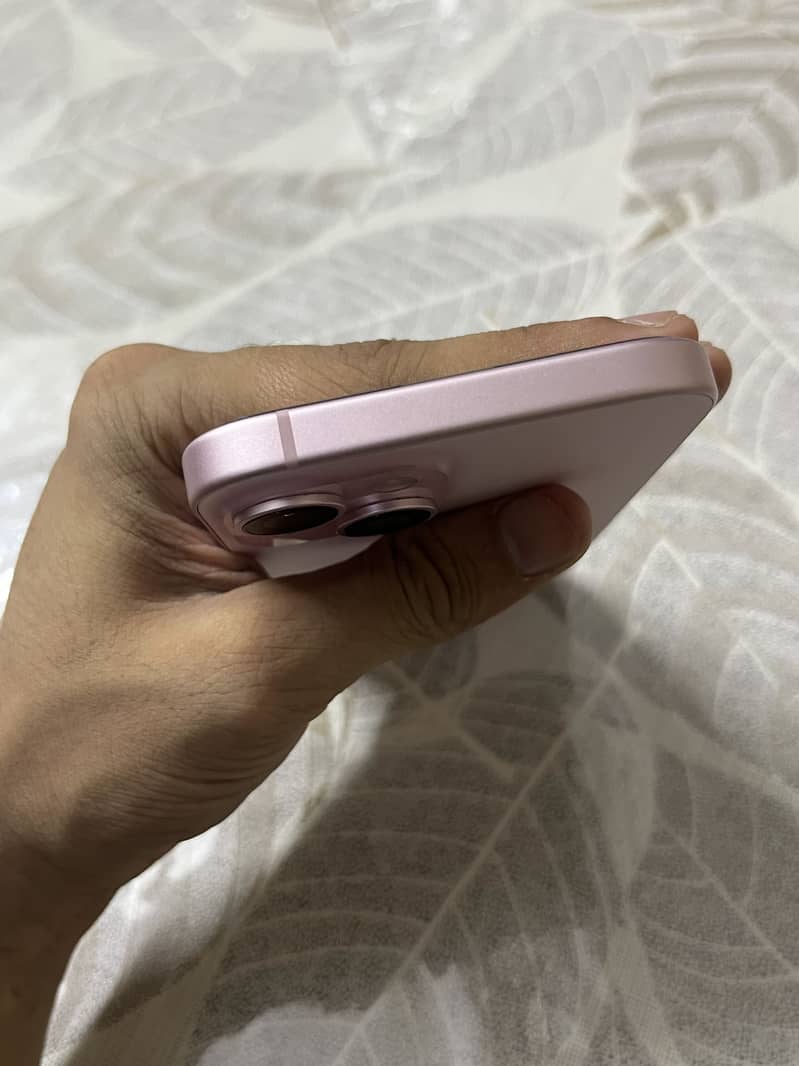 iPhone 15 7