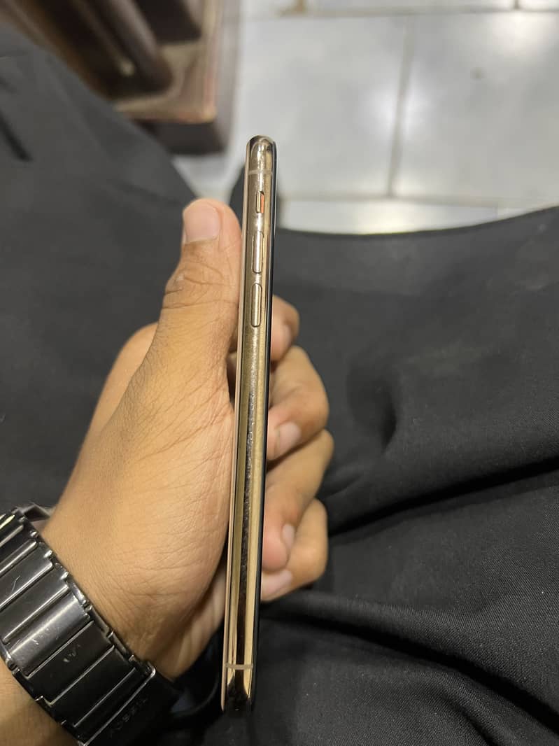 iPhone xs 1