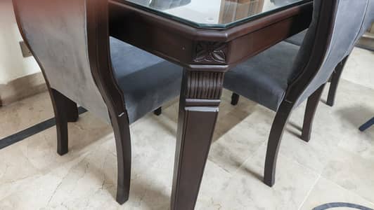 Dinning Table (6 seater) New