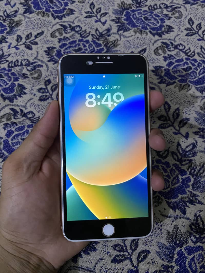 Apple iPhone 8 Plus 3