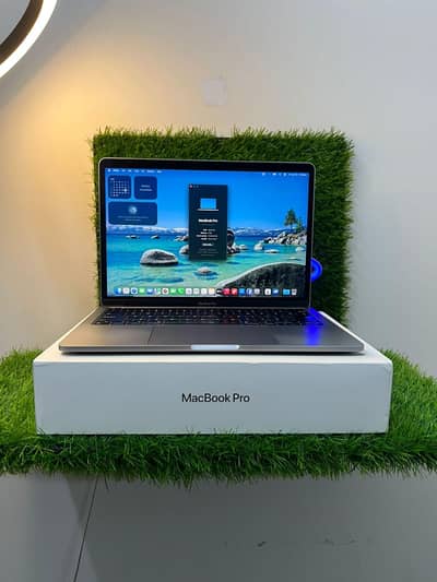 apple MacBook pro m2 /2022/ with box