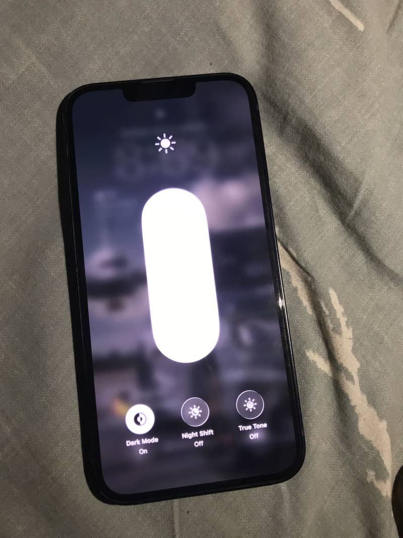 Apple iPhone 13 JV 1