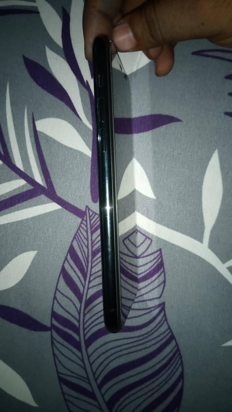 iphone 11 pro 4