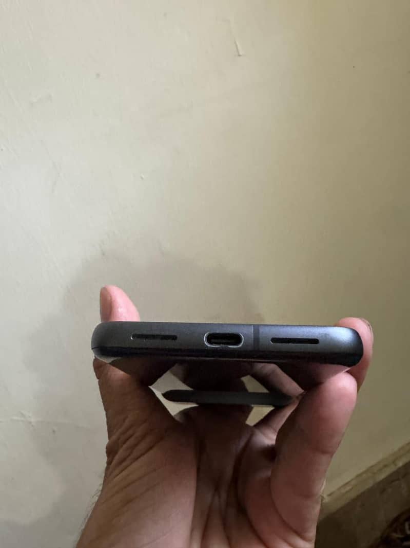 Google Pixel 8 2