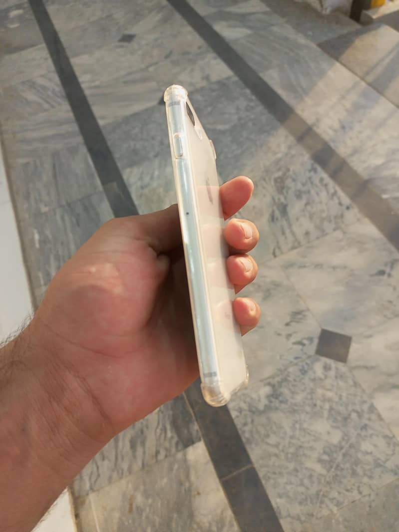 Apple iPhone 8 Plus 2