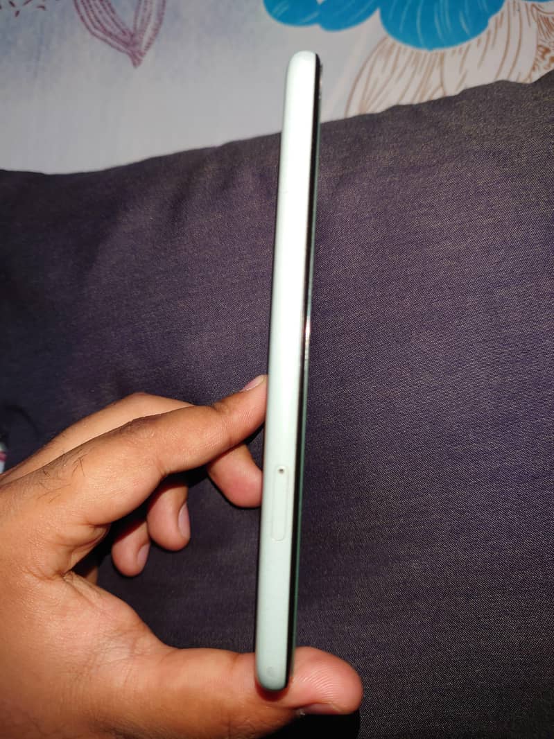 Google Pixel 5 4