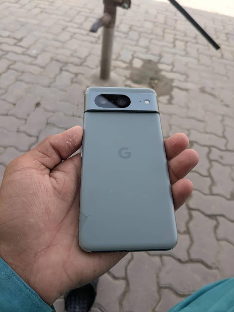 Google Pixel 8 1