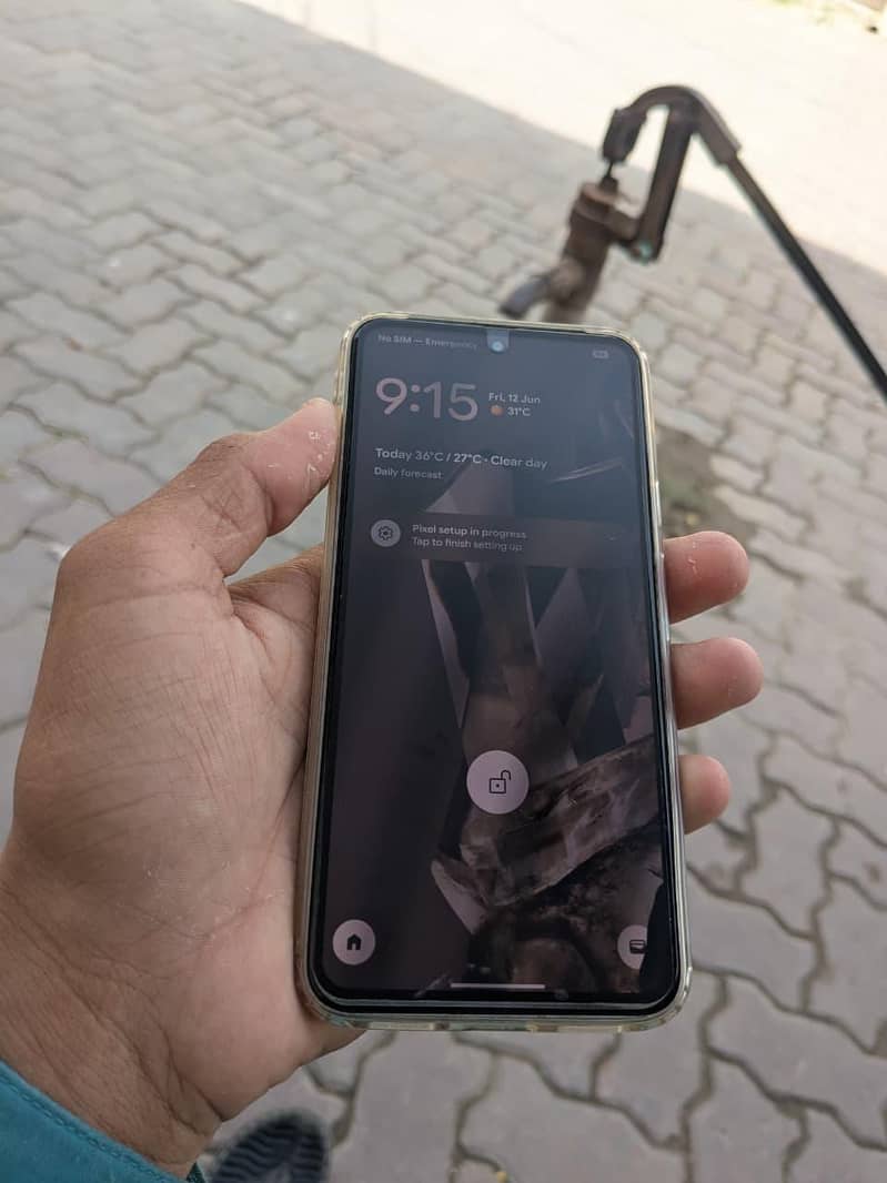 Google Pixel 8 4
