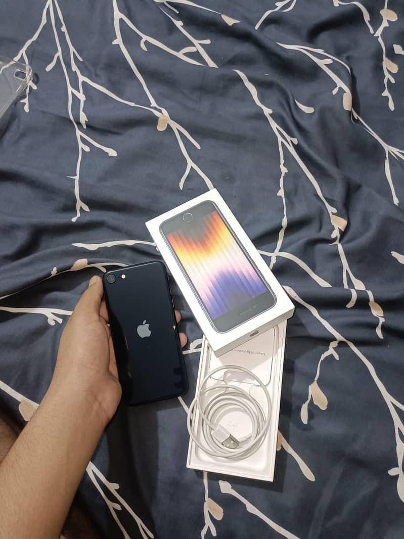 iPhone se 3rd generation 3