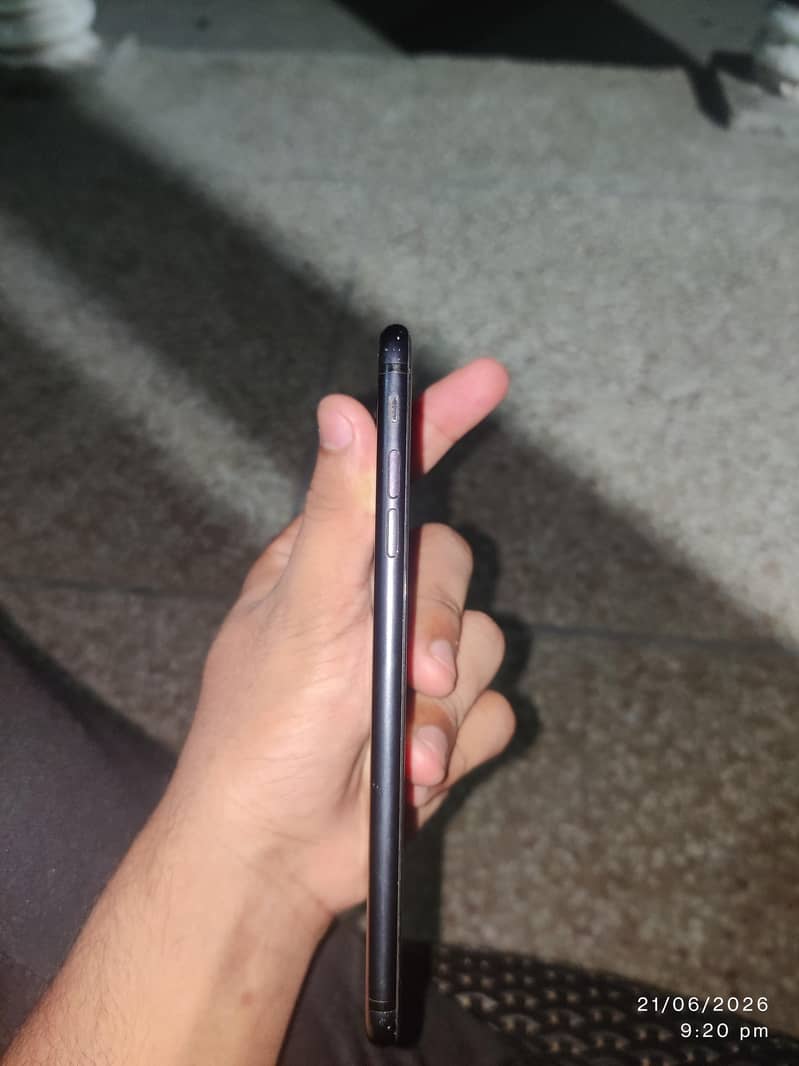 Apple iPhone 7 Plus 1