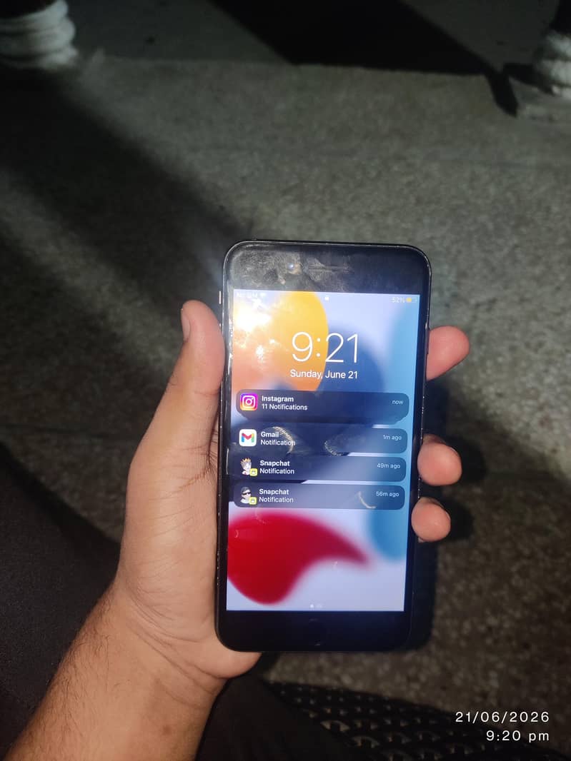 Apple iPhone 7 Plus 2