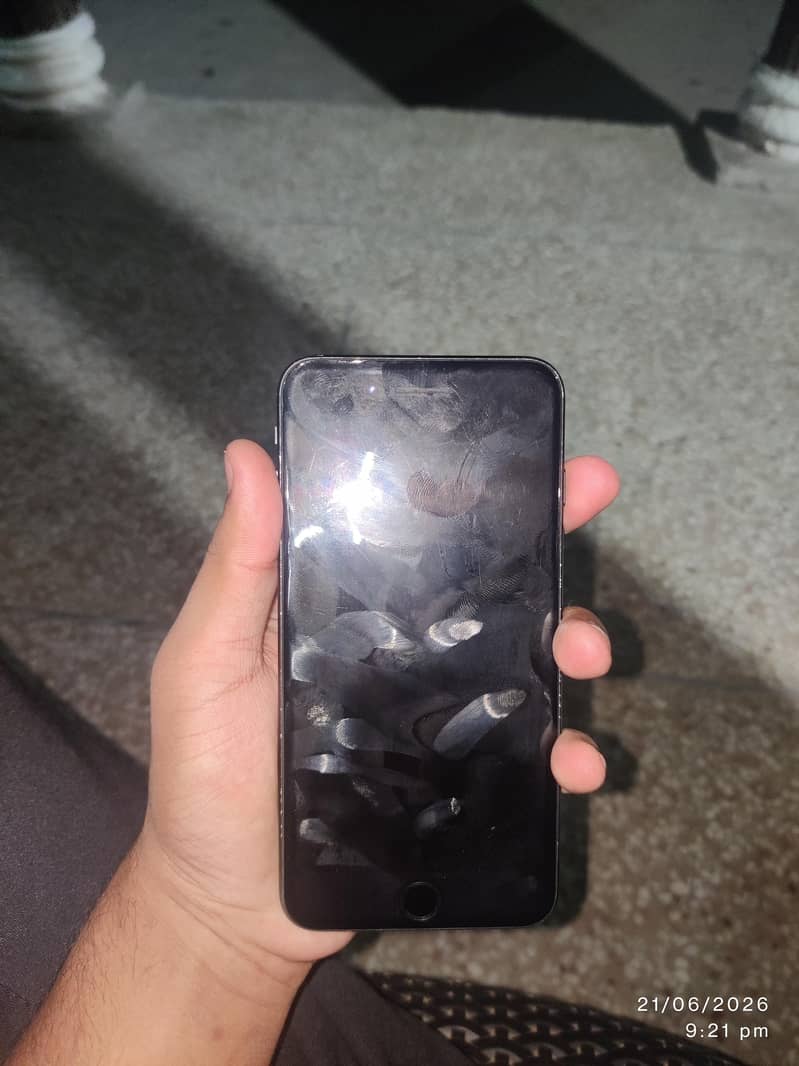 Apple iPhone 7 Plus 3