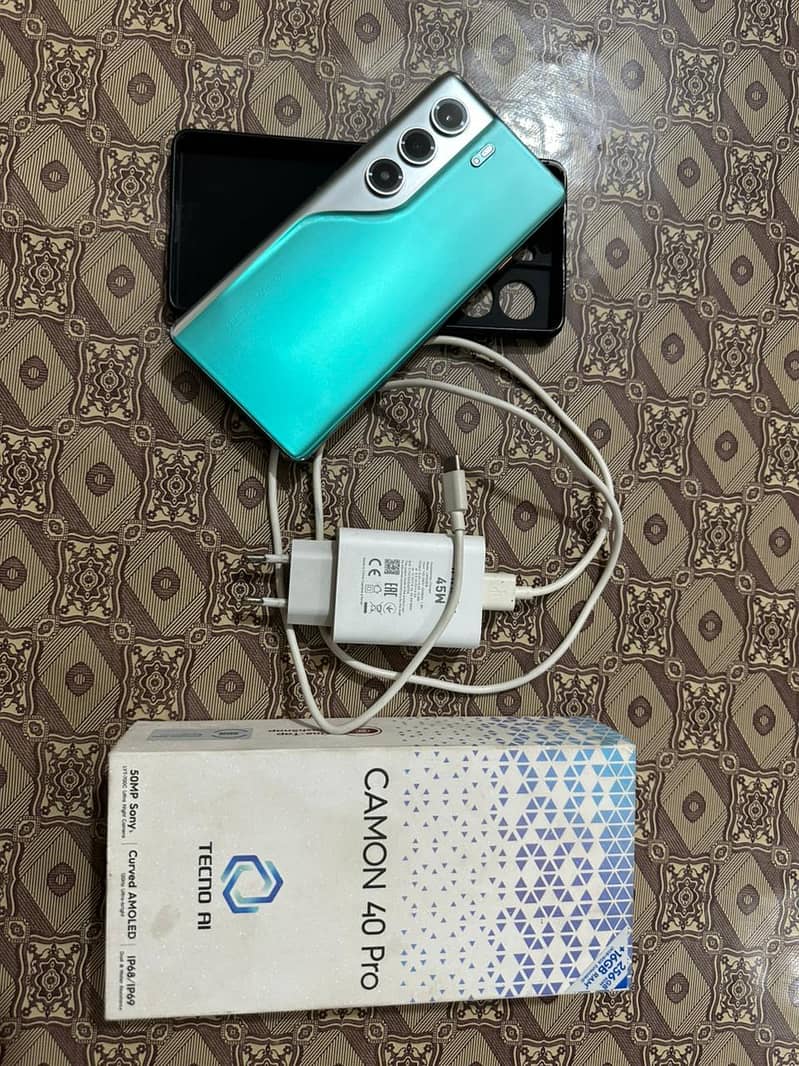 Tecno CAMON 40 Pro 0