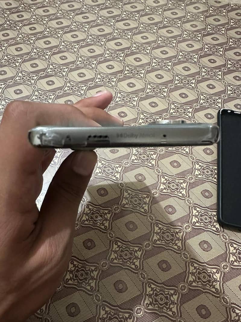 Tecno CAMON 40 Pro 4