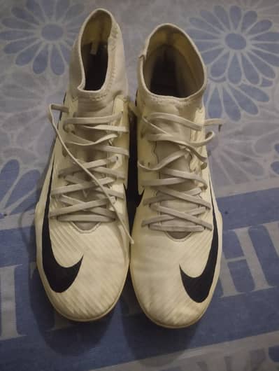 Nike shoes UK8
