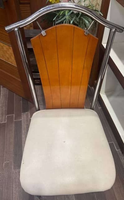 dinning table n chairs