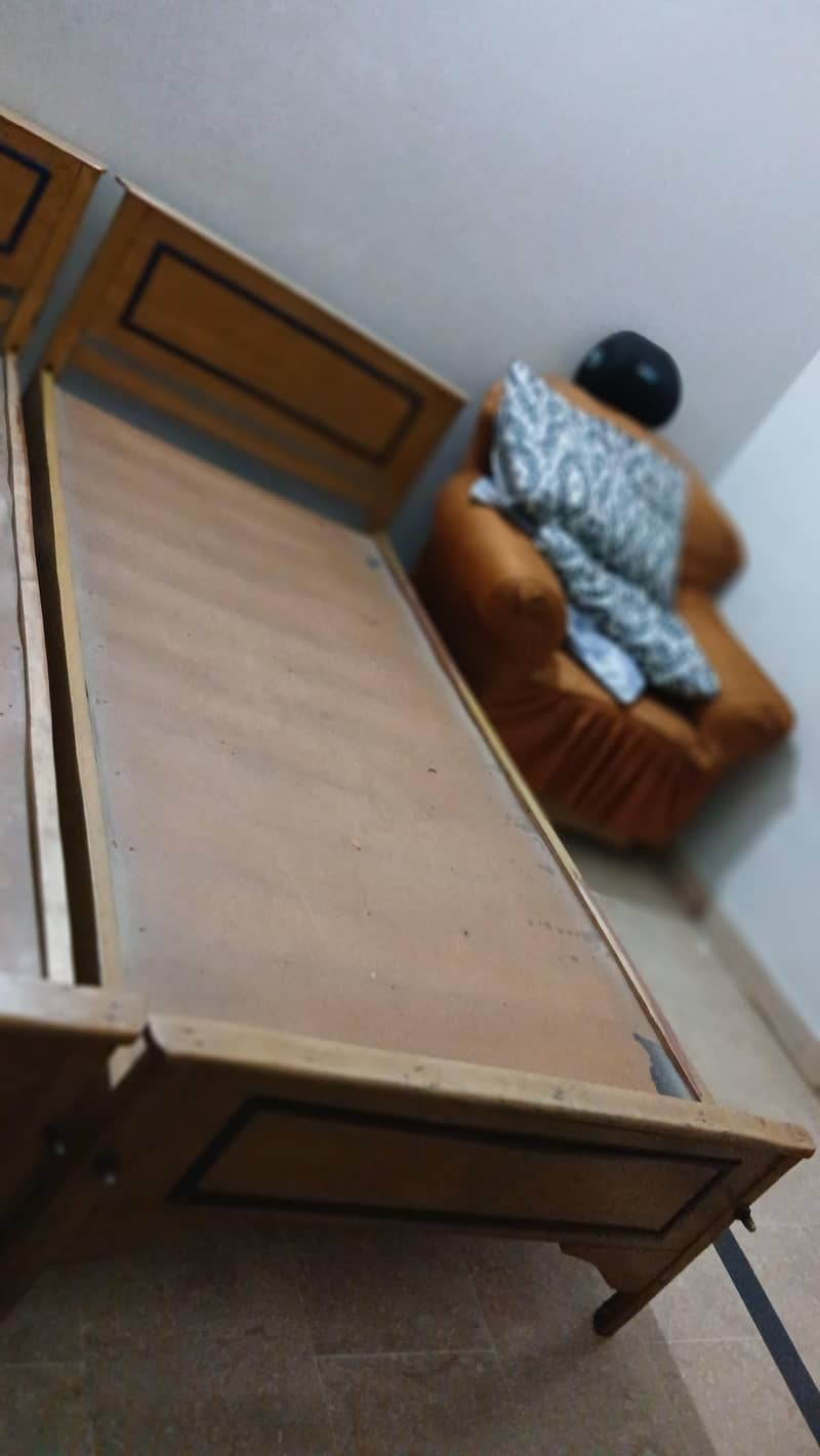 2 Single Beds 4