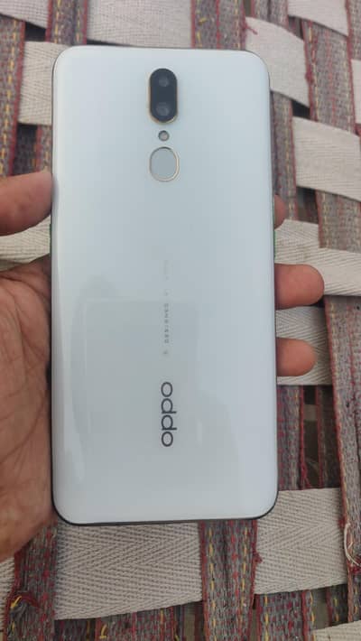 OPPO F11 8gb 256gb duall sim glass break