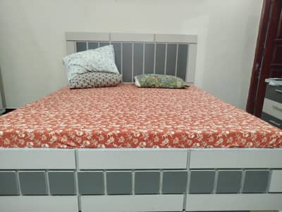 Elegant Modern Double Bed with Mattress 