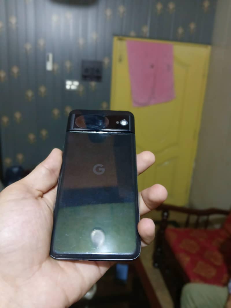 Google Pixel 8 4