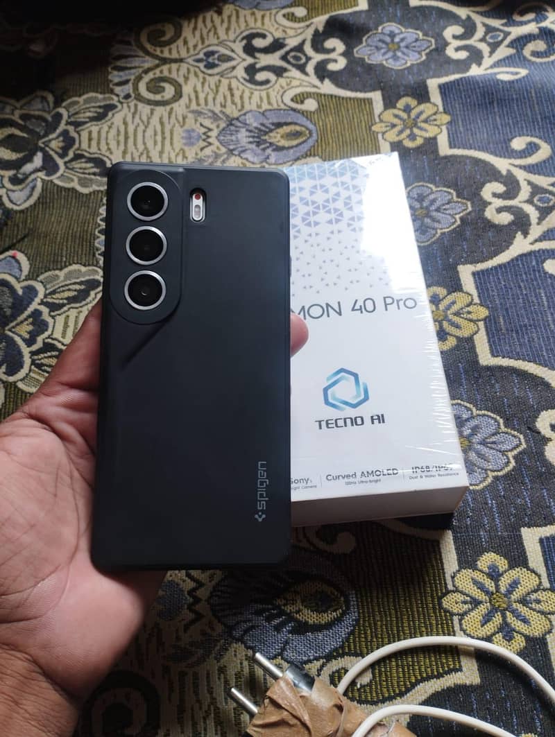 Tecno CAMON 40 Pro 4