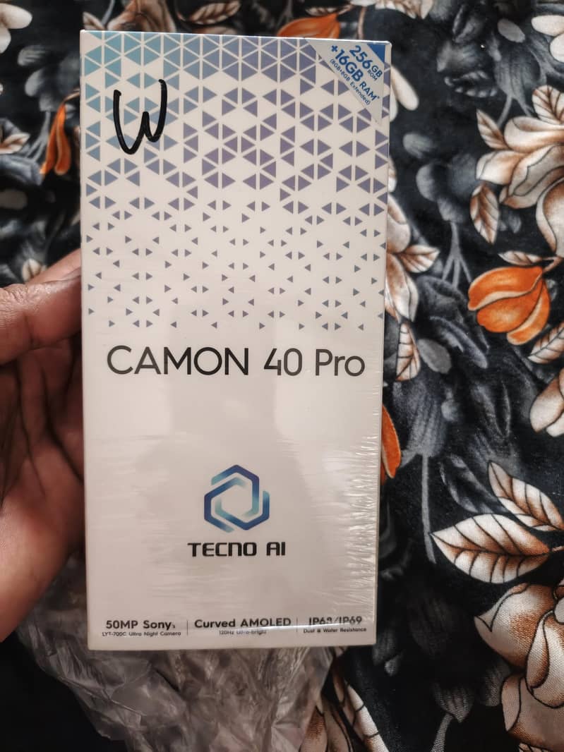 Tecno CAMON 40 Pro 6