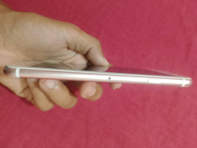 Apple iPhone 7 3