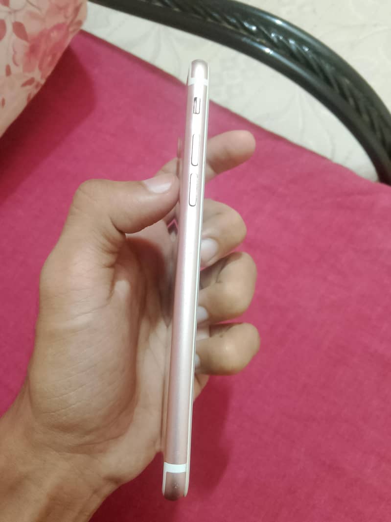 Apple iPhone 7 5
