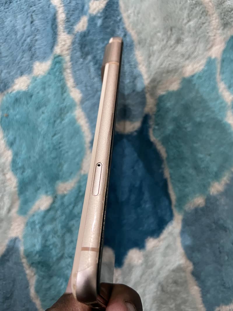 Google Pixel 8 4