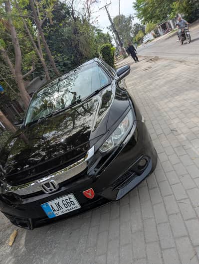 Honda Civic Oriel 2018 ug full option.