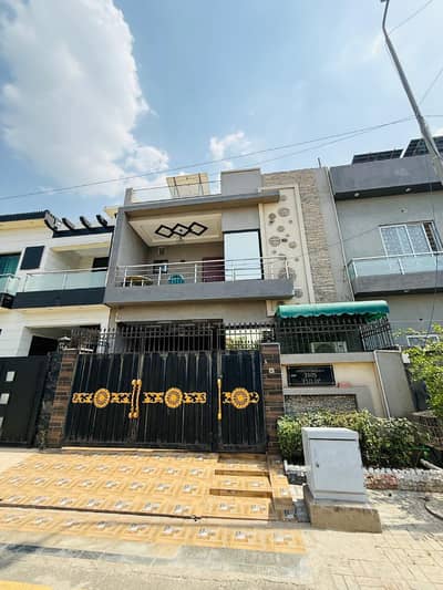 05 Marla Beautiful House For Sale In Park View City Lahore
